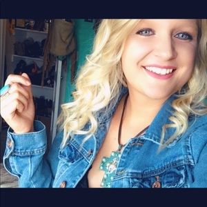 Meet your Posher, Kaitlynn